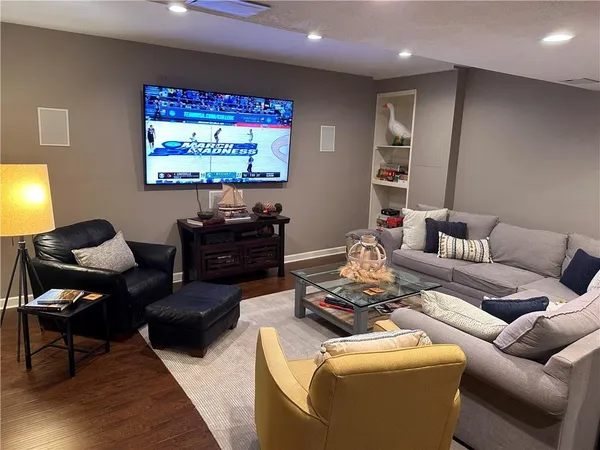 $1,095,000 | 6218 Kimberly Downs, Parkville, MO 64152