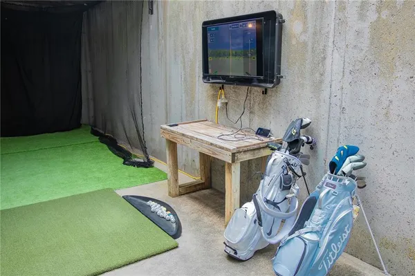 $1,095,000 | 6218 Kimberly Downs, Parkville, MO 64152