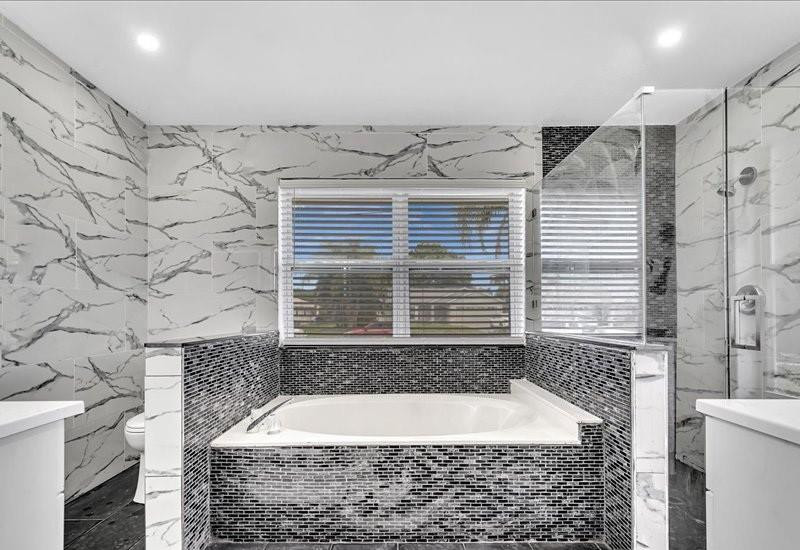 2928 Southeast Bella Road Port St. Lucie, FL 34984 - Photo 24 of 31 Master Bath