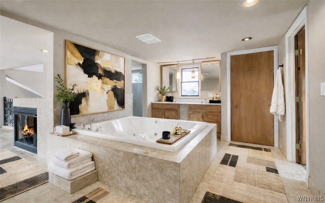 8794 Lower East Hill Road Colden, NY 14033 - Photo 33 of 47 Primary ensuite - 2nd floor