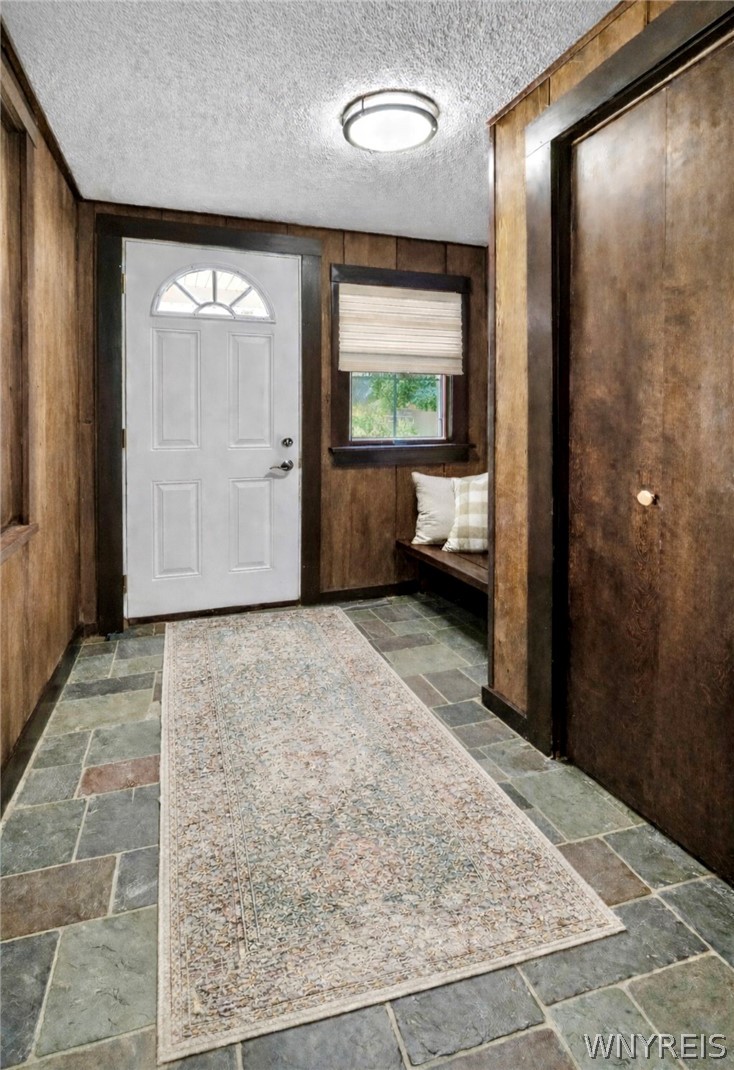 8794 Lower East Hill Road Colden, NY 14033 - Photo 4 of 47 Main entry/Mudroom