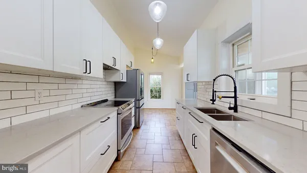 $3,350 | 12043 Stoneford Drive, Woodbridge, VA 22192