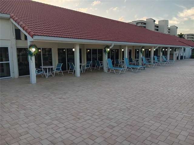 $3,200 | 7871 Sailboat Key Boulevard South, Unit 307, South Pasadena, FL 33707