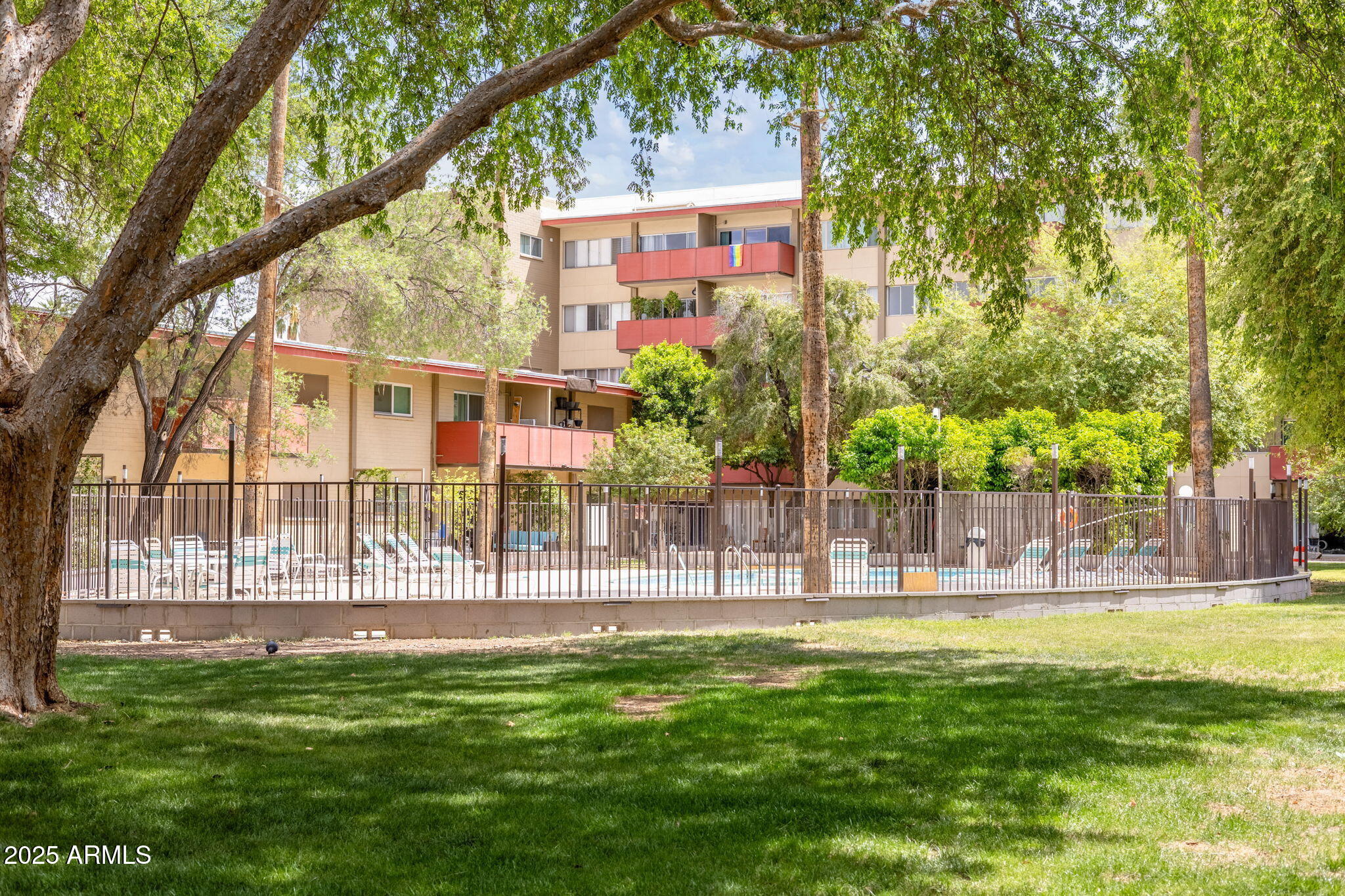 349 East Thomas Road, Unit E401 Phoenix, AZ 85012 - Photo 27 of 33 29-web-or-mls-31