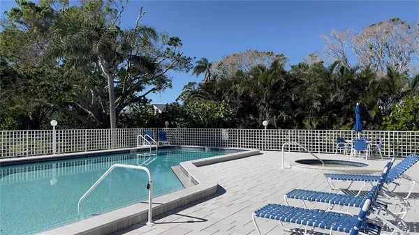 $2,500 | 1155 Edgewater Circle, Unit 28, Bradenton, FL 34209