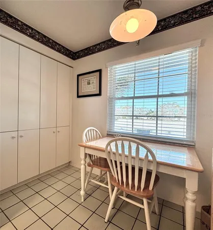 $2,500 | 1155 Edgewater Circle, Unit 28, Bradenton, FL 34209