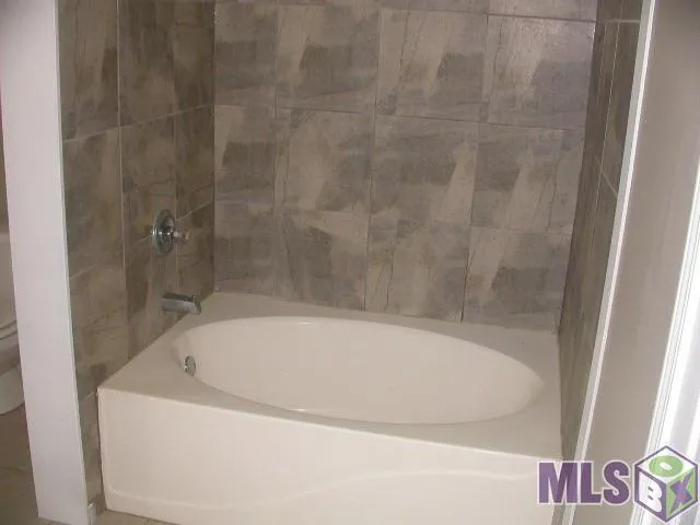 $2,400 | 1977 Cherrydale Avenue, Baton Rouge, LA 70808