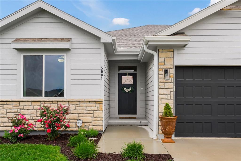 5004 Cedar Grove Way Lawrence, KS 66049 - Photo 2 of 34