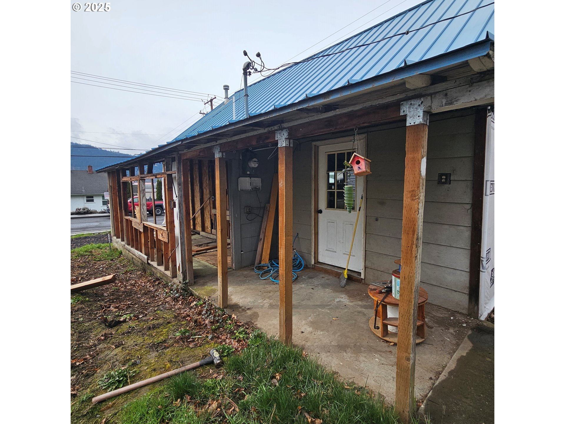 204 Walnut Street Bingen, WA 98605 - Photo 3 of 11