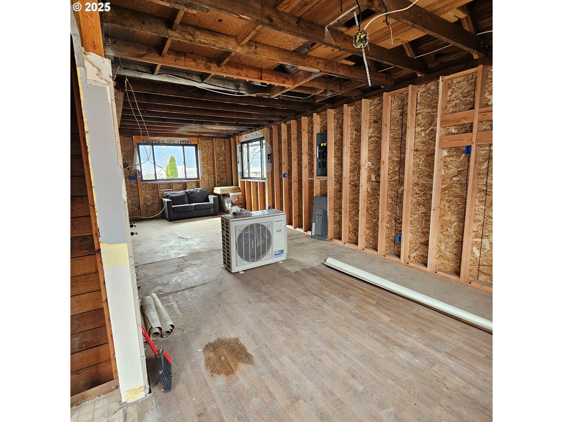 204 Walnut Street Bingen, WA 98605 - Photo 5 of 11