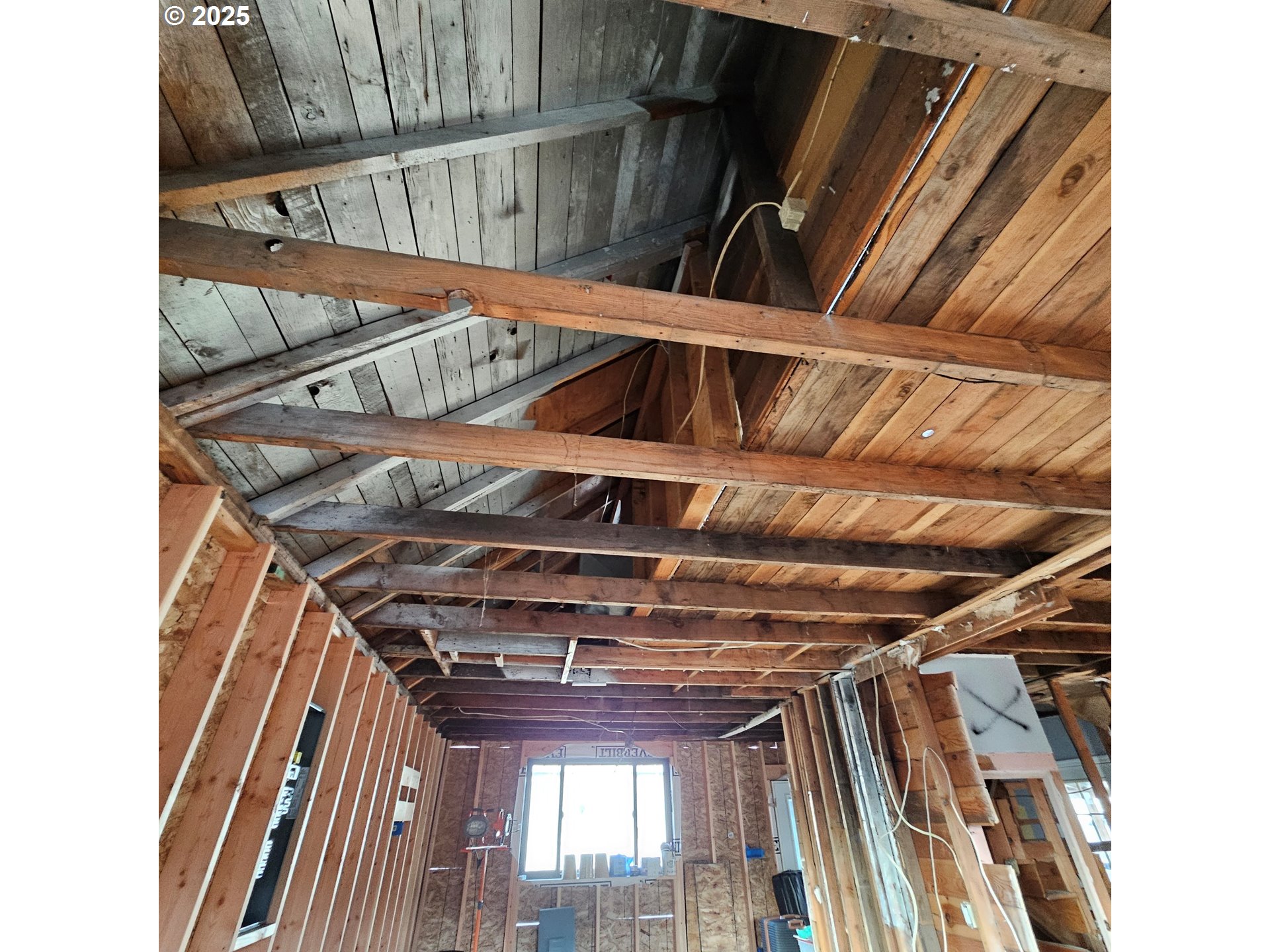 204 Walnut Street Bingen, WA 98605 - Photo 6 of 11