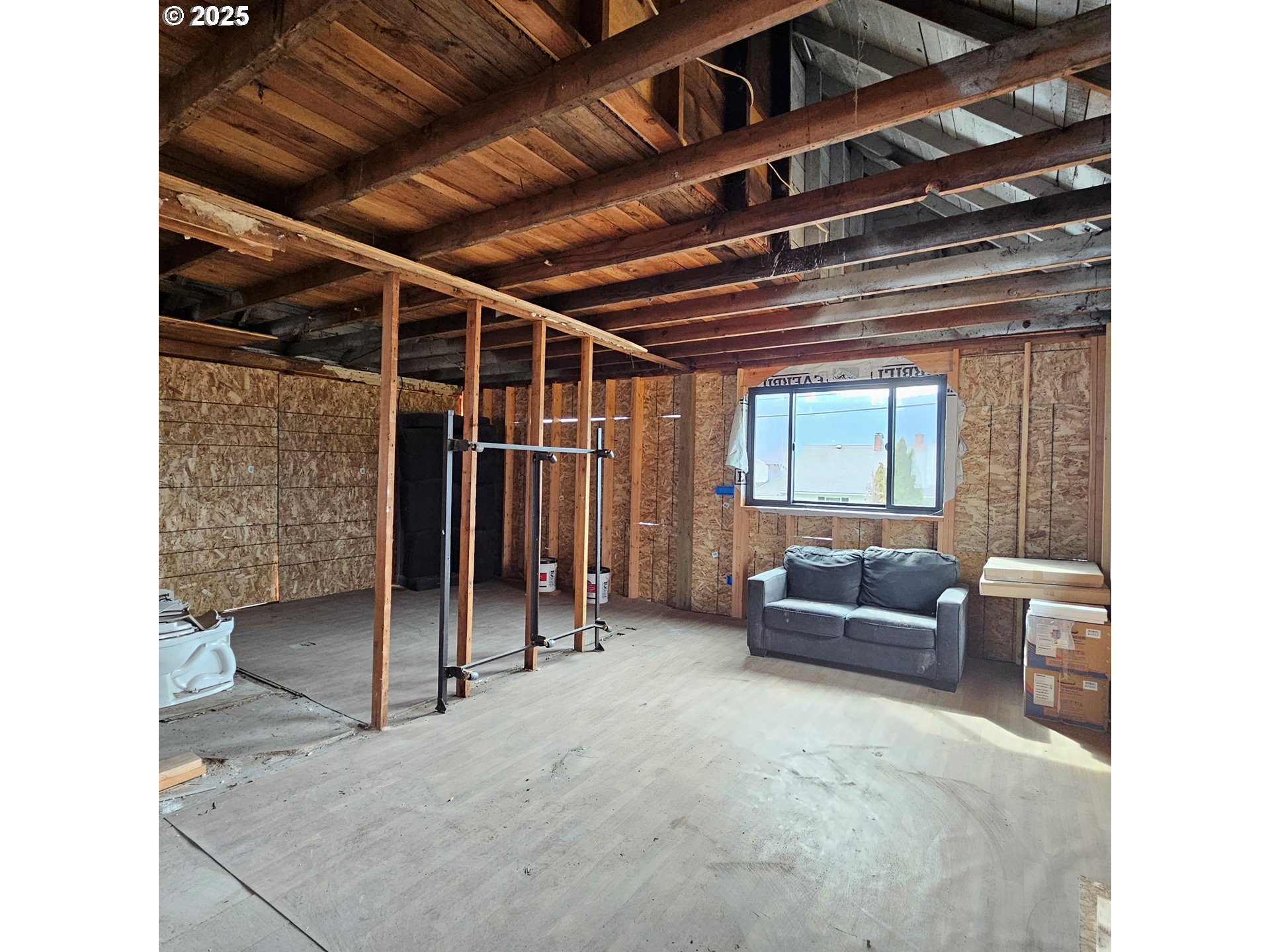 204 Walnut Street Bingen, WA 98605 - Photo 7 of 11