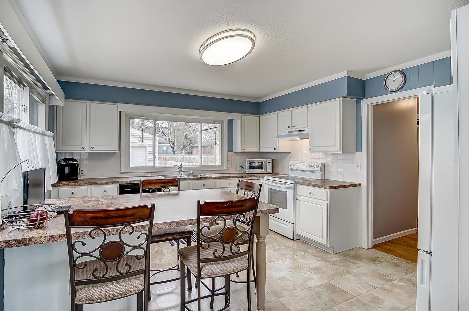 3226 Kenyon Road Upper Arlington, OH 43221 - Photo 4 of 14