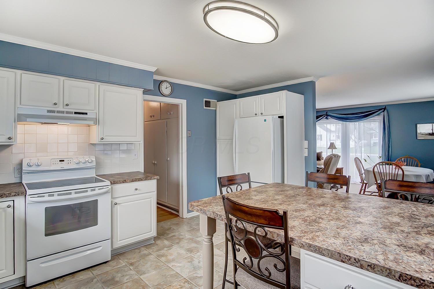 3226 Kenyon Road Upper Arlington, OH 43221 - Photo 5 of 14