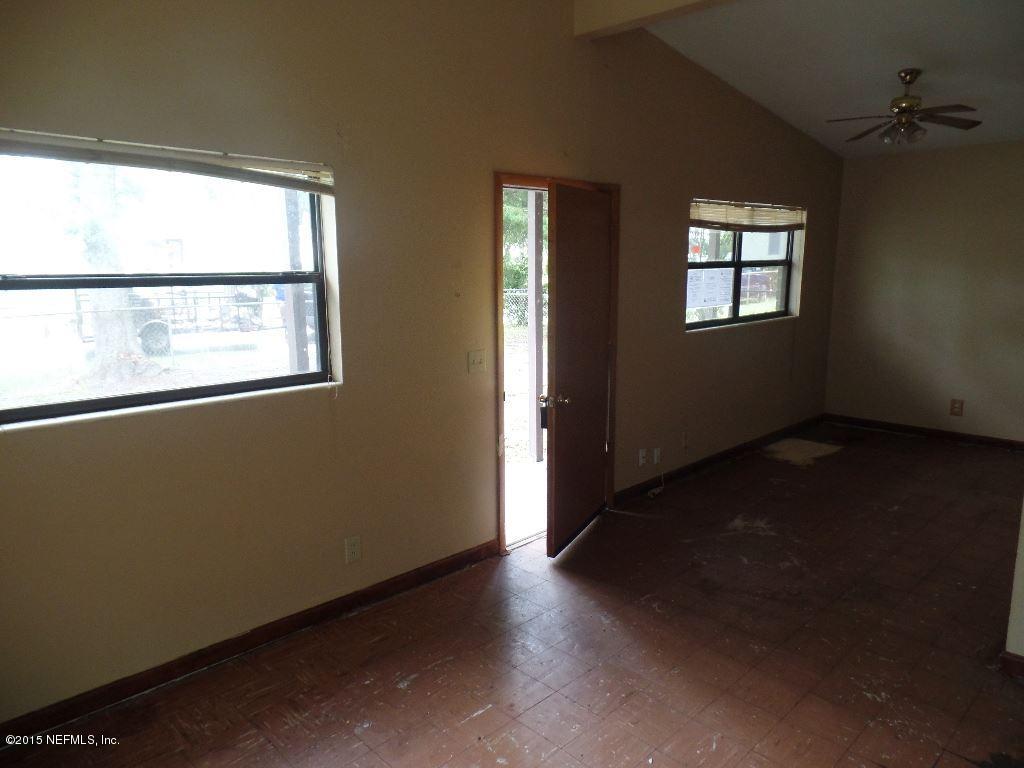 13439 Collen Road Jacksonville, FL 32218 - Photo 5 of 10 9. LIVING DINING COMBO