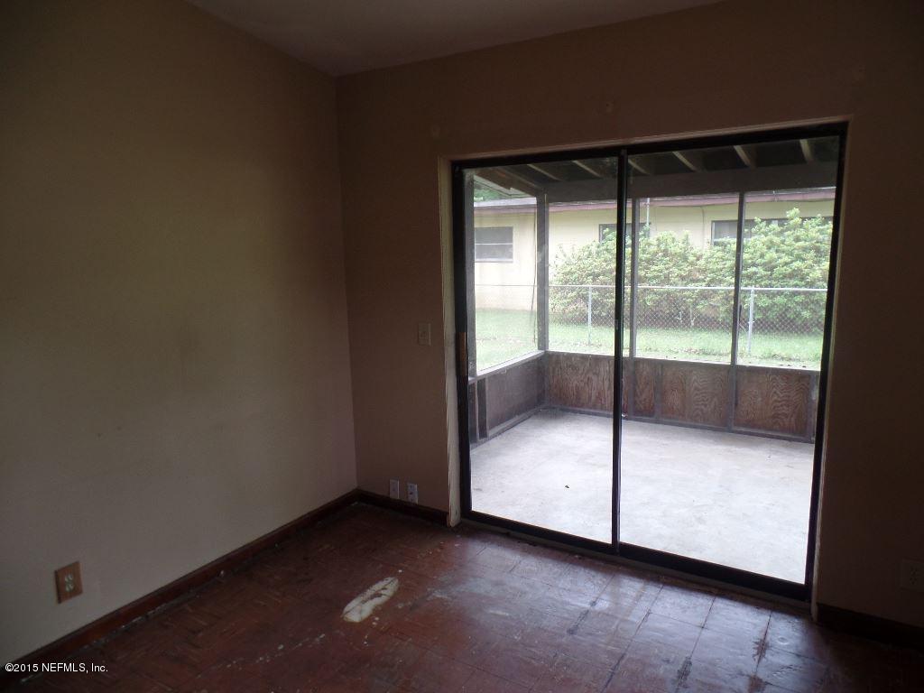 13439 Collen Road Jacksonville, FL 32218 - Photo 6 of 10 11. LIVING DINING COMBO VIEW 3