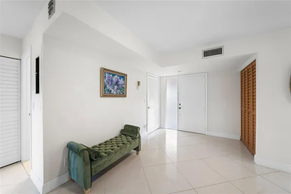 $2,400 | 11205 Green Lake Drive, Unit 204, Boynton Beach, FL 33437