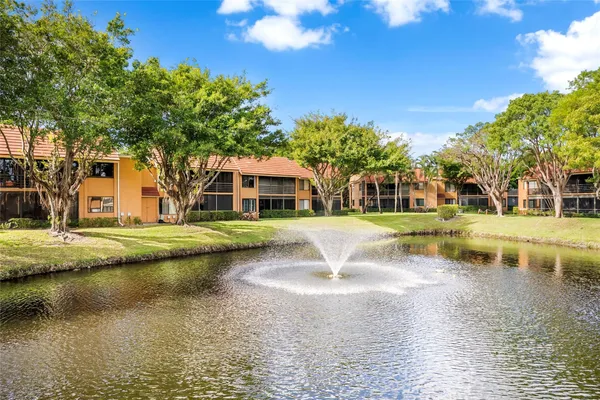 $2,400 | 11205 Green Lake Drive, Unit 204, Boynton Beach, FL 33437