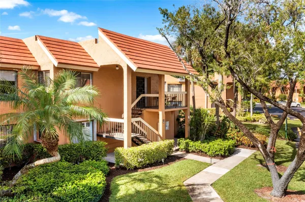 $2,400 | 11205 Green Lake Drive, Unit 204, Boynton Beach, FL 33437