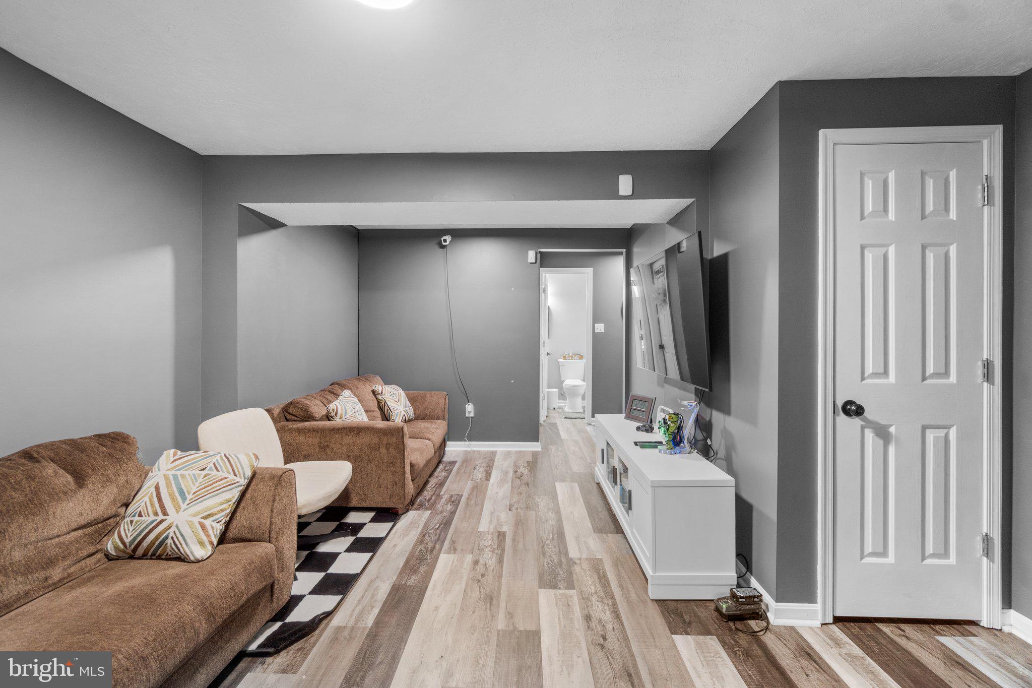 2023 Riding Crop Way Windsor Mill, MD 21244 - Photo 25 of 37