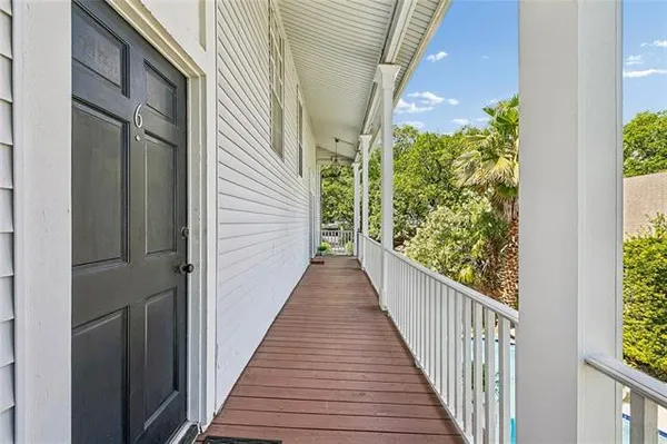 $1,600 | 825 Louisiana Avenue, Unit 6, New Orleans, LA 70115