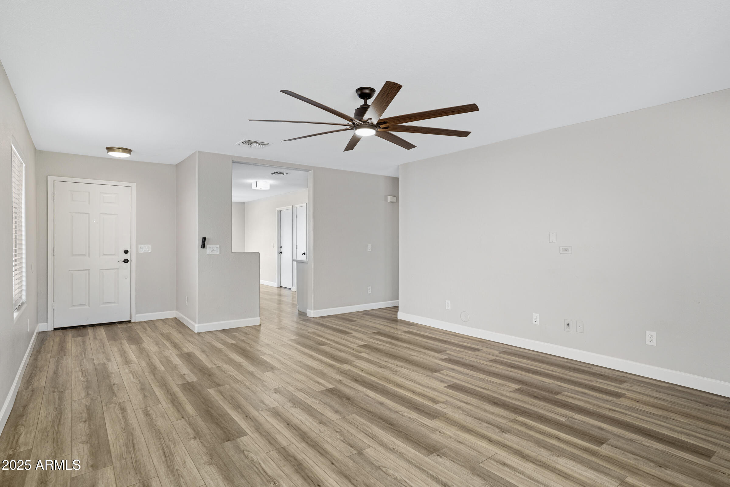 2625 East Beverly Road Phoenix, AZ 85042 - Photo 8 of 53 2625 E Beverly Rd-10