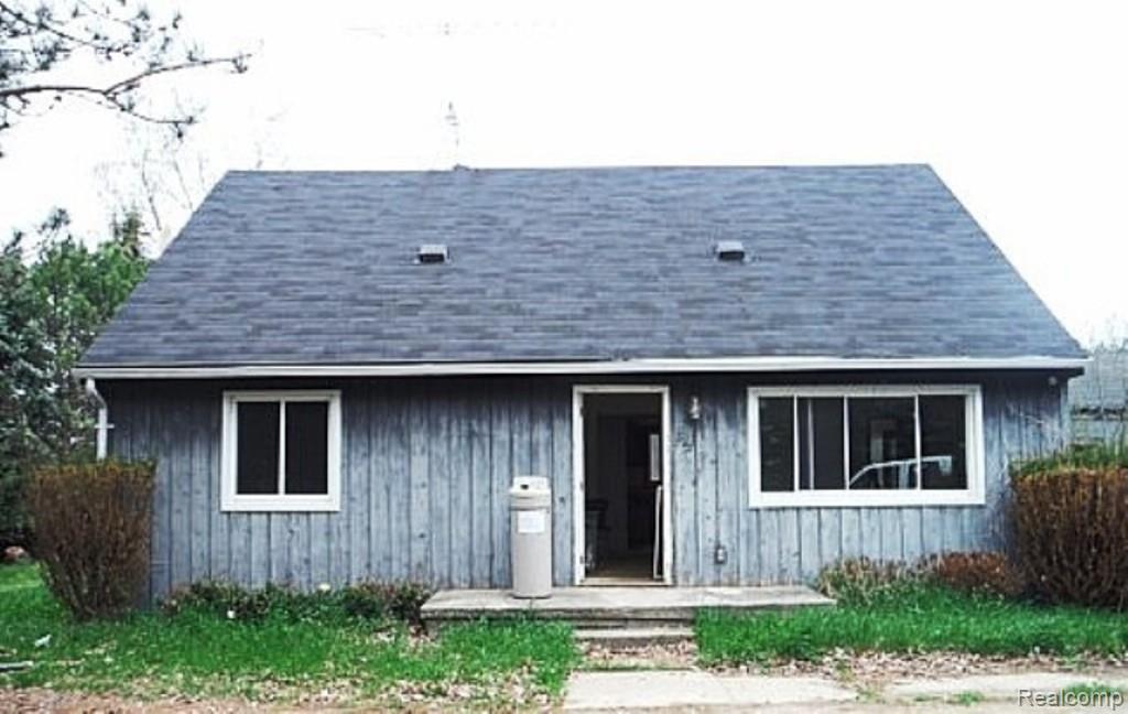 323 East Ellsworth Road Morrice, MI 48857 - Photo 1 of 13 1.jpg