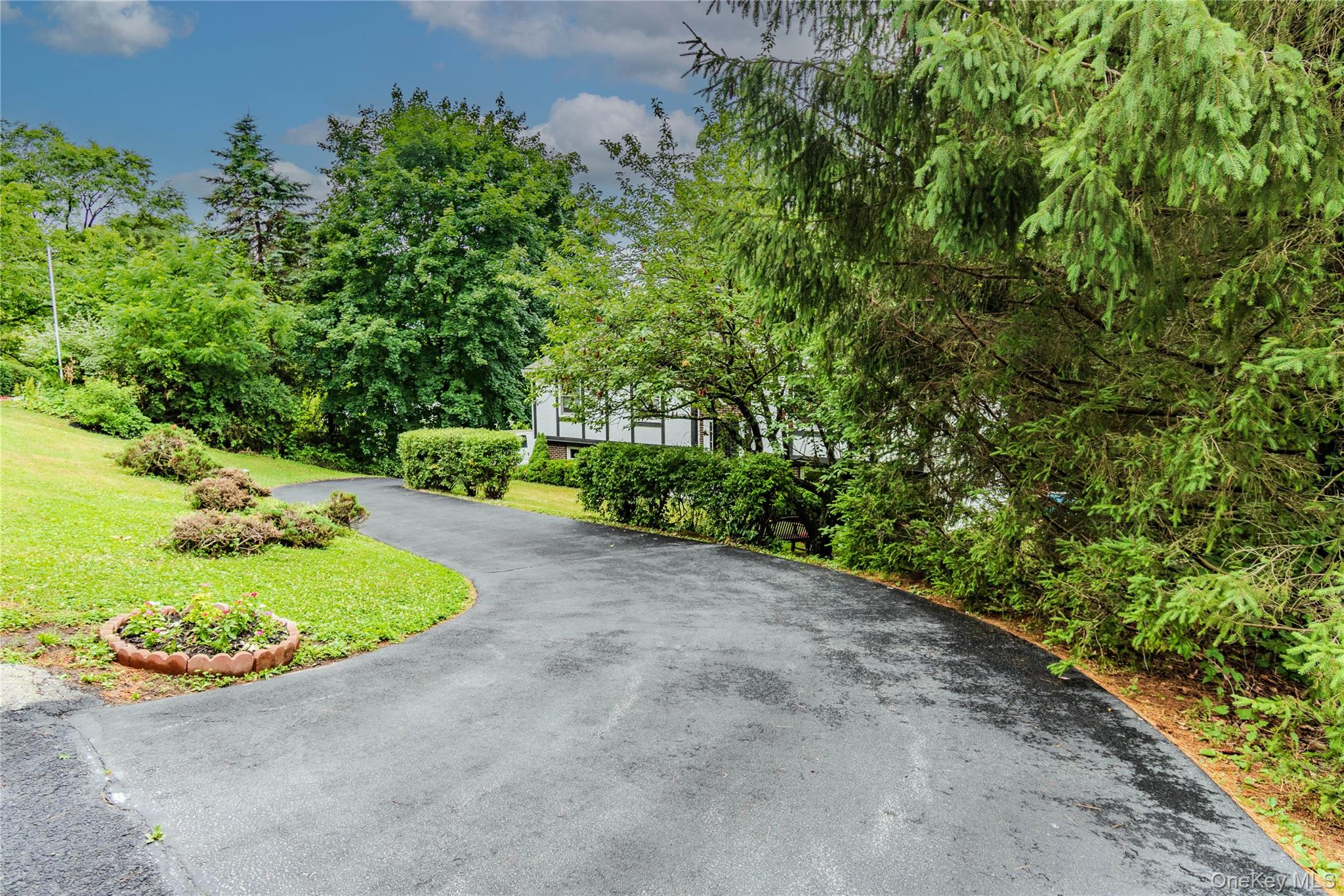 7 Colleen Lane Wallkill, NY 12589 - Photo 3 of 49