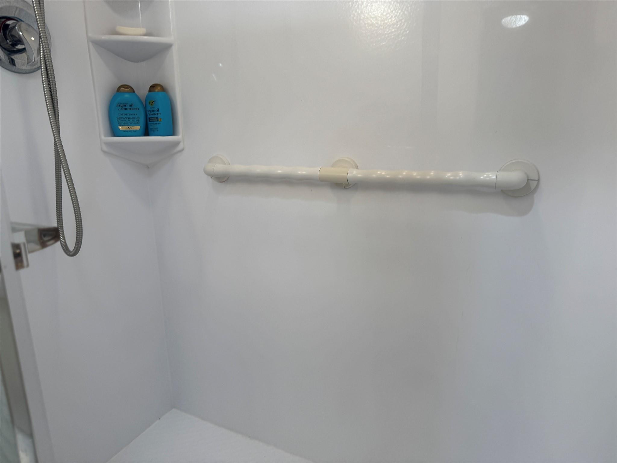 3302 Aruba Way, Unit M1 Coconut Creek, FL 33066 - Photo 13 of 58 SHOWER ONLY