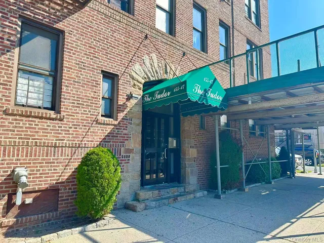 $333,000 | 155-17 Sanford Avenue, Unit 2F | Murray Hill - Flushing