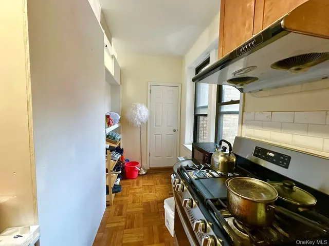 $333,000 | 155-17 Sanford Avenue, Unit 2F | Murray Hill - Flushing
