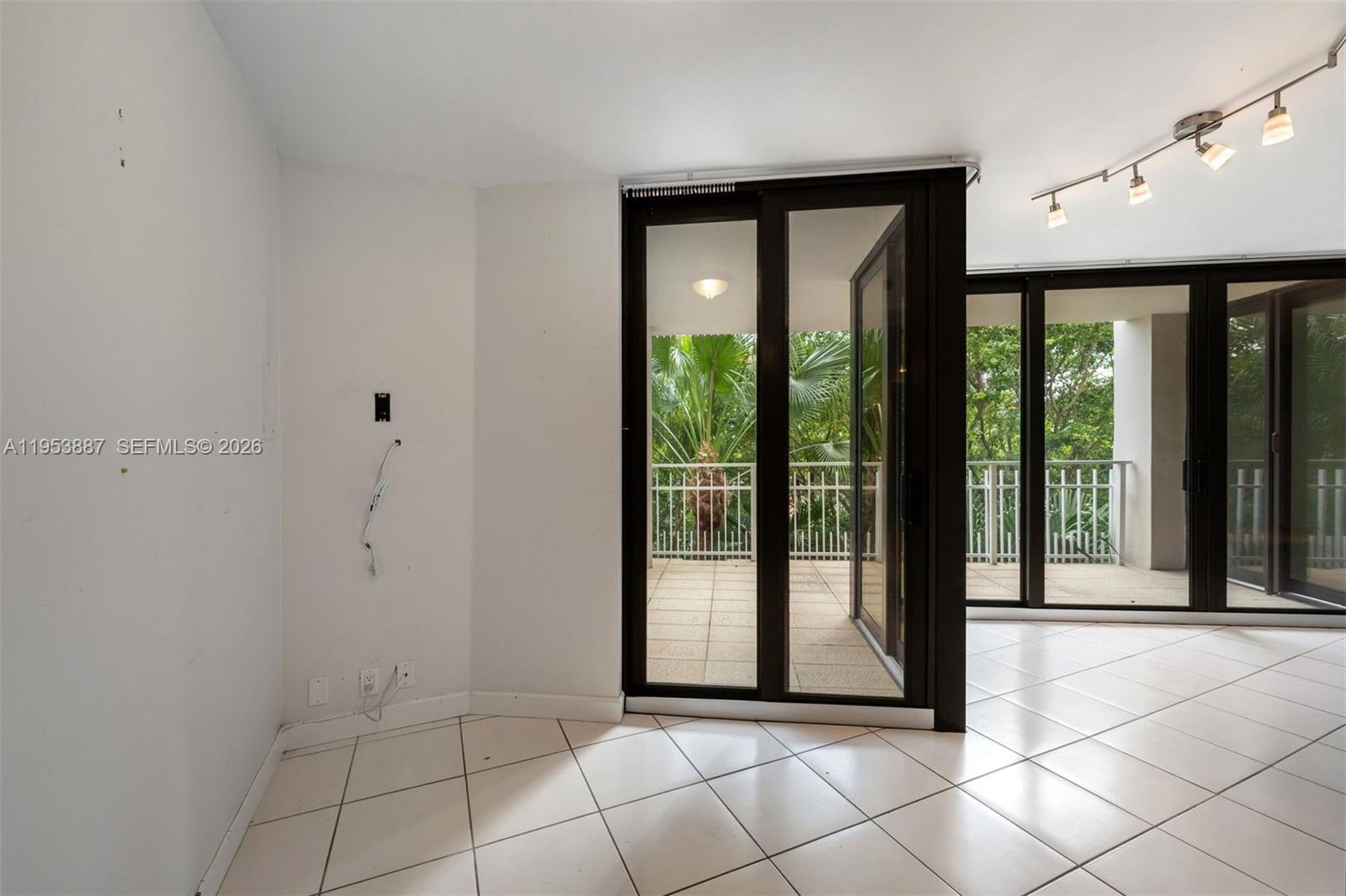 2000 Towerside Terrace, Unit 608 Miami, FL 33138 - Photo 13 of 44 a view of a entryway