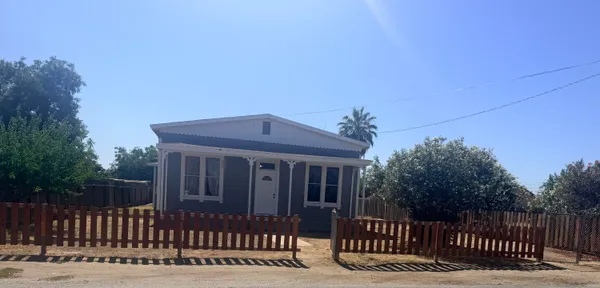 $324,999 | 173 South Elm Street, Pixley, CA 93256