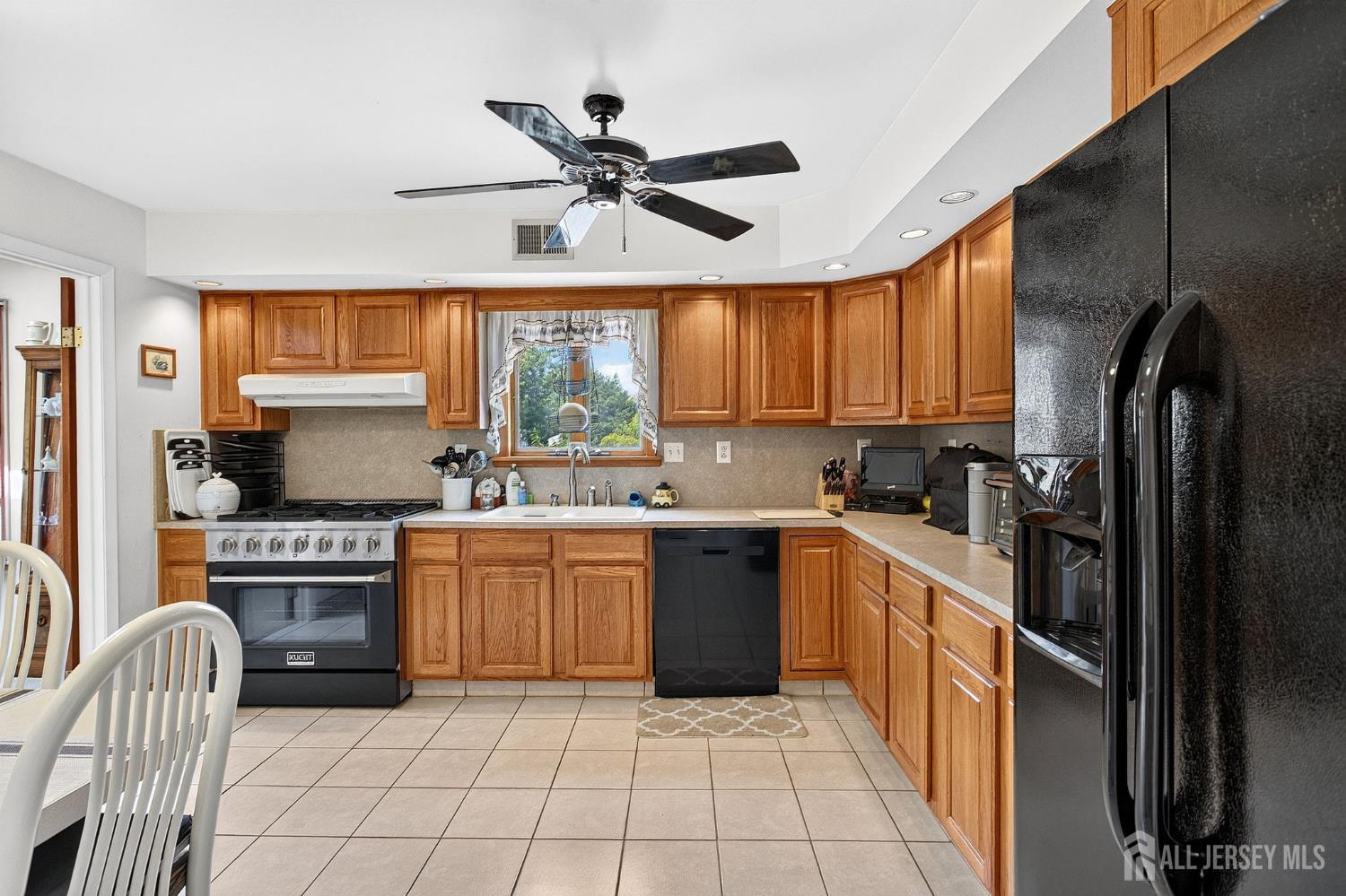 21 Sulliman Road Edison, NJ 08817 - Photo 13 of 26