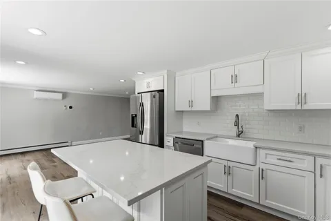 $749,990 | 26 Halfcircle Drive, Holbrook, NY 11741