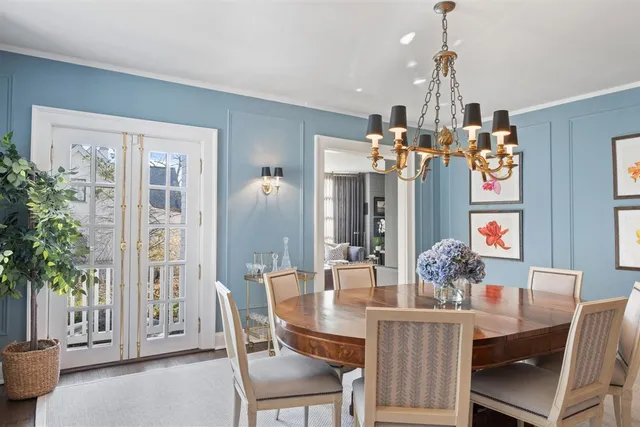 $3,199,900 | 213 Linden Street, Winnetka, IL 60093