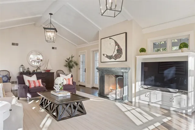 $3,199,900 | 213 Linden Street, Winnetka, IL 60093