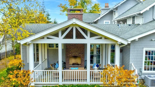 $3,199,900 | 213 Linden Street, Winnetka, IL 60093