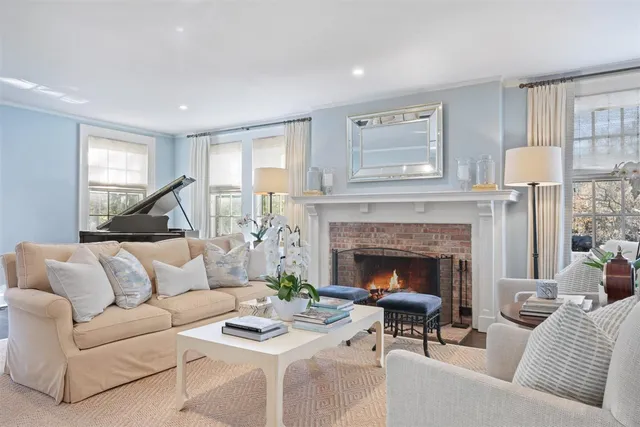 $3,199,900 | 213 Linden Street, Winnetka, IL 60093