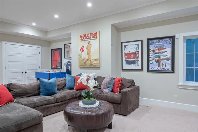 $3,199,900 | 213 Linden Street, Winnetka, IL 60093