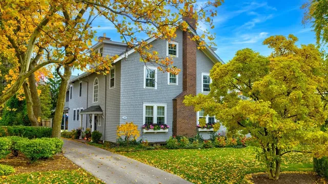 $3,199,900 | 213 Linden Street, Winnetka, IL 60093