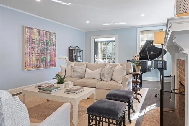 $3,199,900 | 213 Linden Street, Winnetka, IL 60093