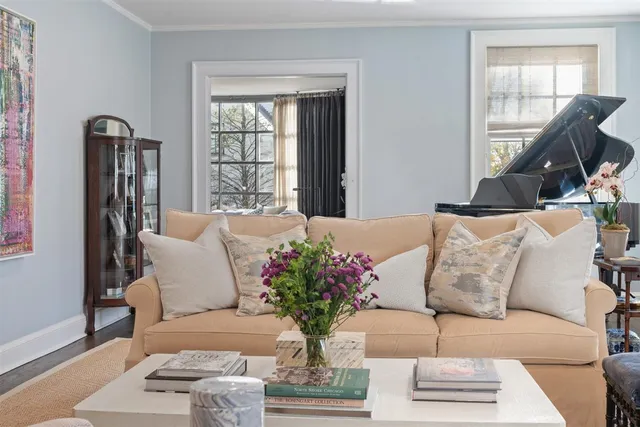 $3,199,900 | 213 Linden Street, Winnetka, IL 60093