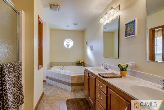 55 Dayton Road Jamesburg, NJ 08831 - Photo 14 of 24 Gallery Image 14