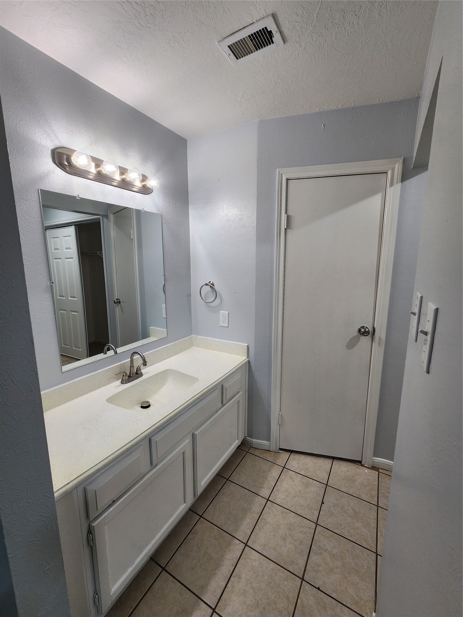 5003 Maurita Drive Spring, TX 77373 - Photo 14 of 18 Attached bath