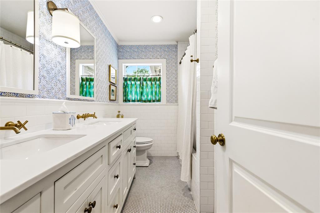 8115 Chadbourne Road Dallas, TX 75209 - Photo 30 of 39