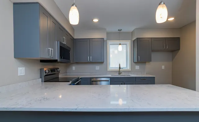 $695,000 | 1106 Hawthorne Avenue East, St. Paul, MN 55106