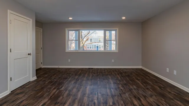 $695,000 | 1106 Hawthorne Avenue East, St. Paul, MN 55106