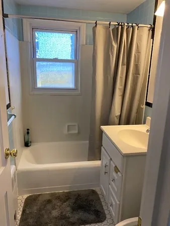 $2,800 | 50 Neillian Street, Unit 1, Bedford, MA 01730