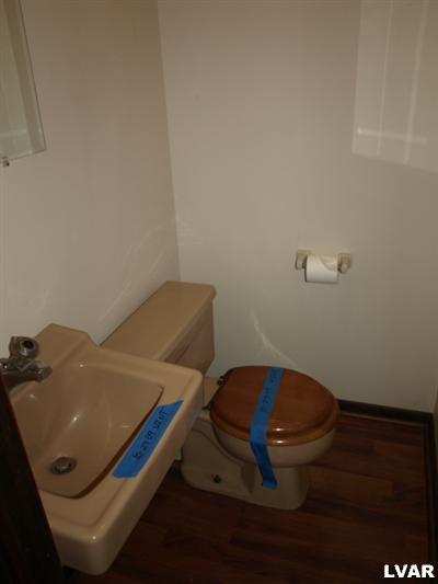 501 Howertown Road Northampton, PA 18067 - Photo 7 of 21 1st. Floor Half Bath